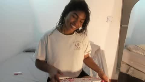 sienna_glow online show from May 30, 6:49 pm