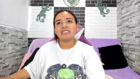 sienna_lux01 online show from March 4, 3:51 pm