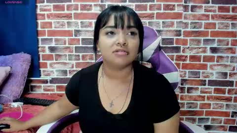 Snapshot of sienna_lux01 chatting on May 13, 2:31 am sienna_lux01 online show from May 13, 2:31 am