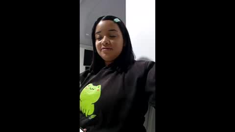 Snapshot of sienna_lux01 chatting on May 22, 2:30 am sienna_lux01 online show from May 22, 2:30 am