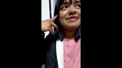 Snapshot of sienna_lux01 chatting on May 23, 2:28 am sienna_lux01 online show from May 23, 2:28 am