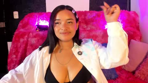 Snapshot of sienna_lux01 chatting on May 31, 3:04 am sienna_lux01 online show from May 31, 3:04 am