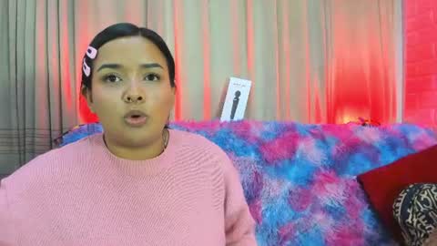 Snapshot of sienna_lux01 chatting on June 12, 2:21 am sienna_lux01 online show from June 12, 2:21 am