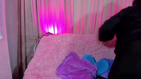 Snapshot of sienna_lux01 chatting on June 17, 3:20 am sienna_lux01 online show from June 17, 3:20 am