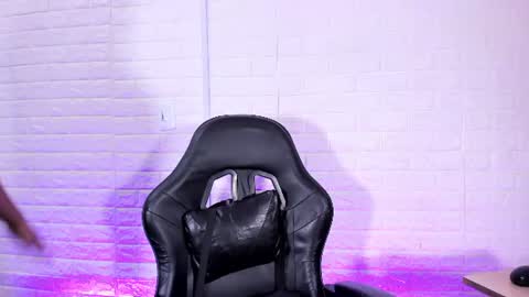 Snapshot of sienna_lux01 chatting on July 16, 3:23 am sienna_lux01 online show from July 16, 3:23 am