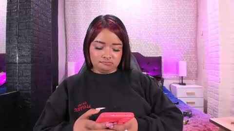 Snapshot of sienna_lux01 chatting on July 22, 3:31 am sienna_lux01 online show from July 22, 3:31 am