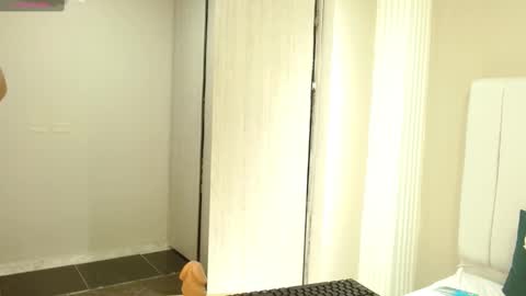 Sienna online show from October 11, 1:42 pm