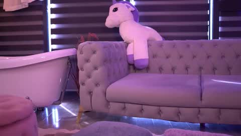 Sienna online show from September 20, 7:31 am