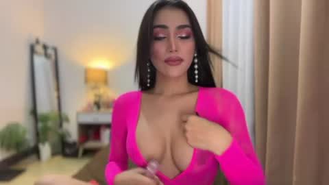 Snapshot of sierra_cox chatting on July 14, 10:09 am MISS YSABELLE online show from July 14, 10:09 am