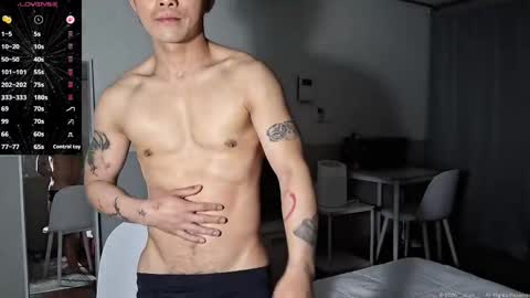 Silas Kim online show from April 28, 5:51 pm
