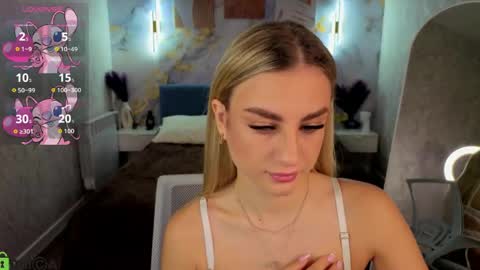 Snapshot of silen_tori chatting on June 3, 1:19 am Silen online show from June 3, 1:19 am