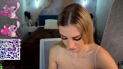 Snapshot of silen_tori chatting on June 5, 6:52 am Silen online show from June 5, 6:52 am