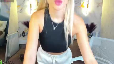 Snapshot of silen_tori chatting on July 16, 1:22 am Silen online show from July 16, 1:22 am