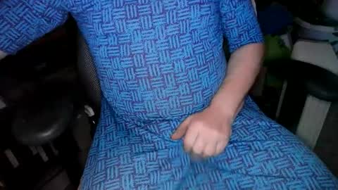 Snapshot of silent63 chatting on February 17, 10:18 am silent63 online show from February 17, 10:18 am