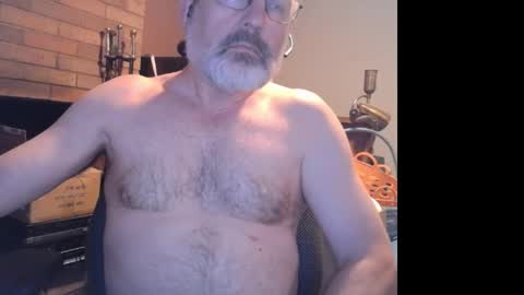 Snapshot of silent63 chatting on September 27, 7:57 am silent63 online show from September 27, 7:57 am