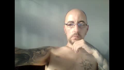 Snapshot of silent_v_81 chatting on September 18, 7:43 am Silent V online show from September 18, 7:43 am