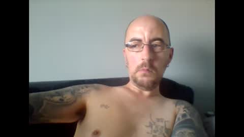 Snapshot of silent_v_81 chatting on September 19, 12:28 pm Silent V online show from September 19, 12:28 pm