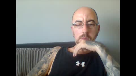 Snapshot of silent_v_81 chatting on September 24, 12:19 pm Silent V online show from September 24, 12:19 pm