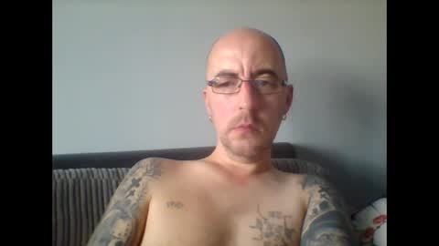 Snapshot of silent_v_81 chatting on October 8, 10:46 am Silent V online show from October 8, 10:46 am