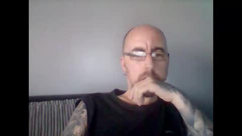 Snapshot of silent_v_81 chatting on October 16, 8:26 am Silent V online show from October 16, 8:26 am