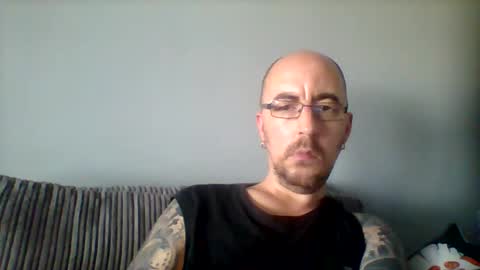 Snapshot of silent_v_81 chatting on October 17, 11:57 am Silent V online show from October 17, 11:57 am