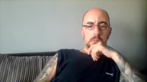Snapshot of silent_v_81 chatting on October 24, 10:55 am Silent V online show from October 24, 10:55 am