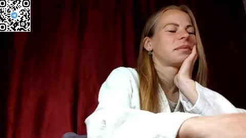 JULIANA online show from May 13, 8:49 pm