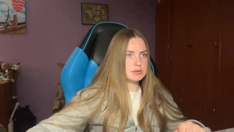 Erica online show from April 26, 6:38 pm
