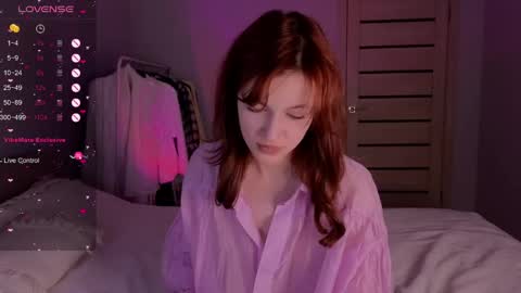 Snapshot of silly___woman chatting on May 8, 7:41 pm silly___woman online show from May 8, 7:41 pm