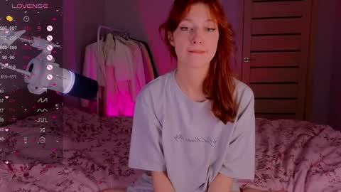 Snapshot of silly___woman chatting on June 1, 7:37 pm silly___woman online show from June 1, 7:37 pm