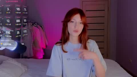 silly___woman online show from June 25, 7:18 pm