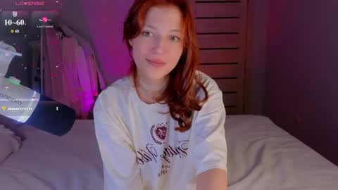 silly___woman online show from June 26, 8:35 pm