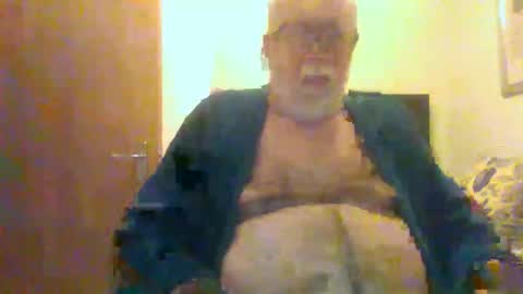 sillyoldman45221063 online show from April 4, 8:50 pm