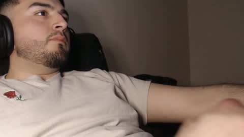 Snapshot of silva1018 chatting on March 6, 7:36 am Alvaro online show from March 6, 7:36 am