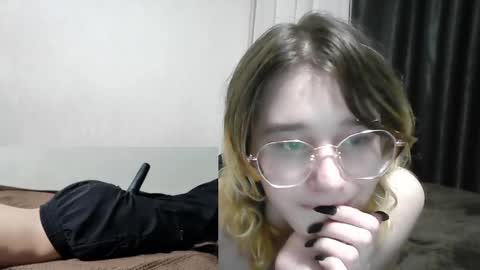 Snapshot of silvadevil chatting on May 19, 7:42 pm Kate online show from May 19, 7:42 pm