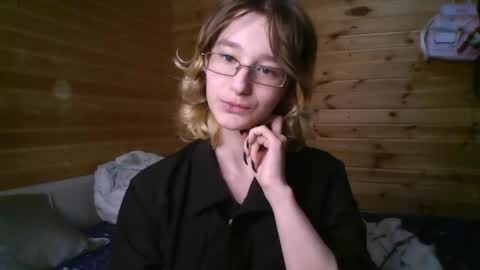Snapshot of silvadevil chatting on May 25, 9:21 pm Kate online show from May 25, 9:21 pm