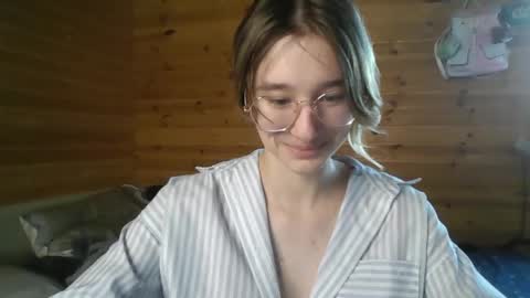 Snapshot of silvadevil chatting on June 3, 4:34 pm Kate online show from June 3, 4:34 pm