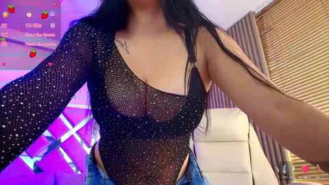 Snapshot of silvana_monroe chatting on December 17, 4:53 pm SIlvana online show from December 17, 4:53 pm