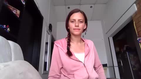 Snapshot of silvanaroberts_ chatting on June 5, 7:30 pm Rouse online show from June 5, 7:30 pm