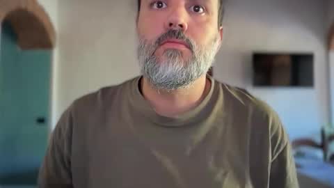 Snapshot of silverbeard81 chatting on October 13, 2:06 pm silverbeard81 online show from October 13, 2:06 pm