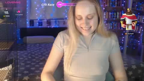 Snapshot of silvercherub chatting on November 17, 10:59 pm silvercherub online show from November 17, 10:59 pm