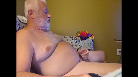 Daddy Bear online show from May 1, 9:36 am