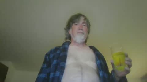 Snapshot of silverfunfox chatting on June 10, 2:01 am silverfunfox online show from June 10, 2:01 am