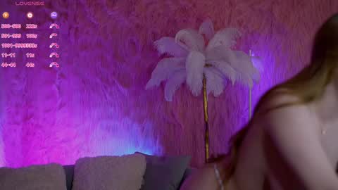 Snapshot of silverrmoon chatting on January 28, 10:56 pm Kristina Kris online show from January 28, 10:56 pm