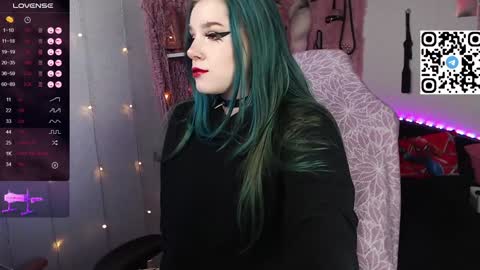 silvia_santorskii online show from December 4, 8:23 am