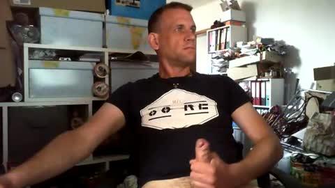 simfreak online show from July 8, 7:57 am