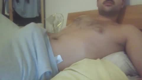 Snapshot of simml98 chatting on February 21, 9:05 pm Sam online show from February 21, 9:05 pm