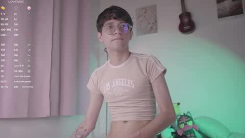 Snapshot of simon_bane01 chatting on February 5, 5:06 pm Little Sunshine online show from February 5, 5:06 pm