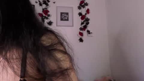 Snapshot of simone_philll chatting on October 28, 8:33 pm Simone Phill online show from October 28, 8:33 pm
