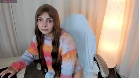 simone_sky online show from January 10, 8:21 pm